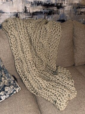 Sale POTTERY BARN BEST SELLER Colossal Handknit Throw